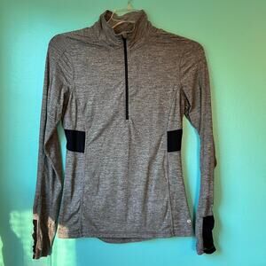 Layer 8 Performance Athletic Top Long Sleeve Size Medium Qwick Dry Thumbhole